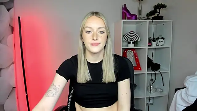 EvelynBlond webcam