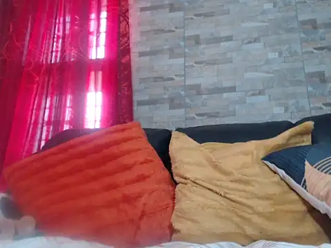 NAUGHTYSQUIRTER21 webcam