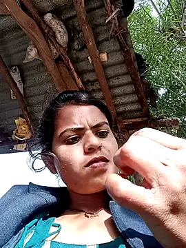 Kiranti_hot webcam