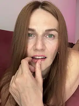 Webcam Model (BritneyHall) is live