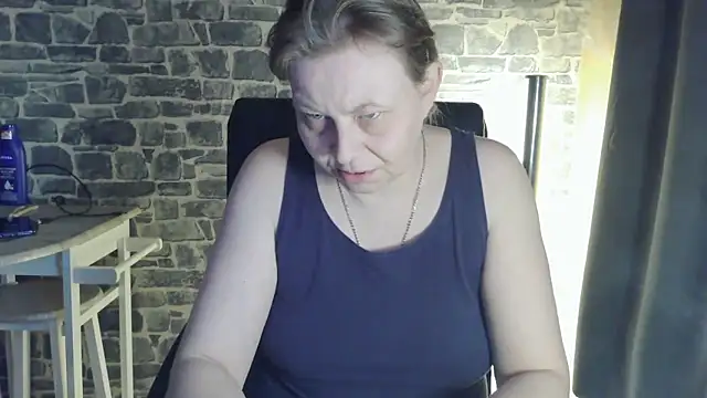 SweetPhoenix76 webcam