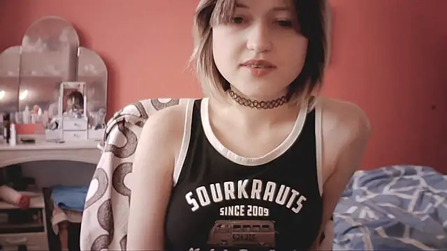 SnowWhiteNika webcam