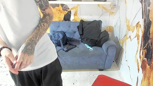 StraightBoy_Nick webcam