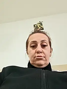 avadivamilf - AvaDivaMilf's free webcam - UK Sex Cams