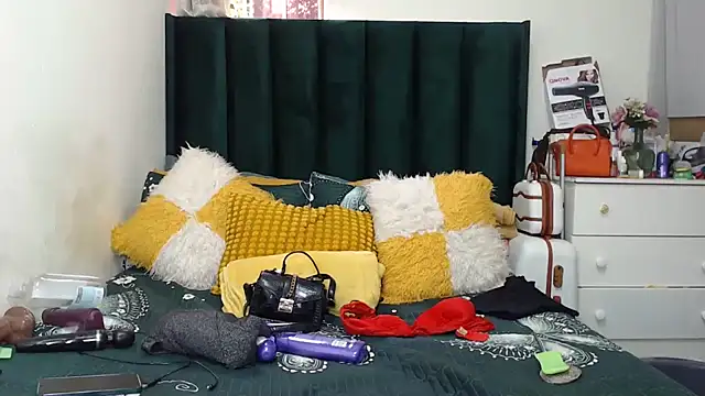 GaggingQueenxx webcam