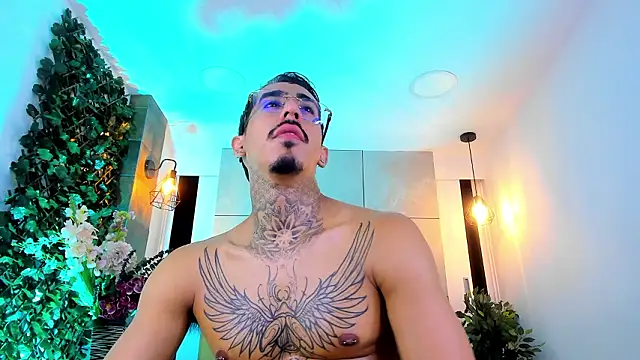 Donovan_Desmond webcam