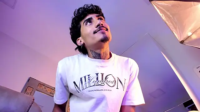 mr_strike - Mr_Strike's free webcam