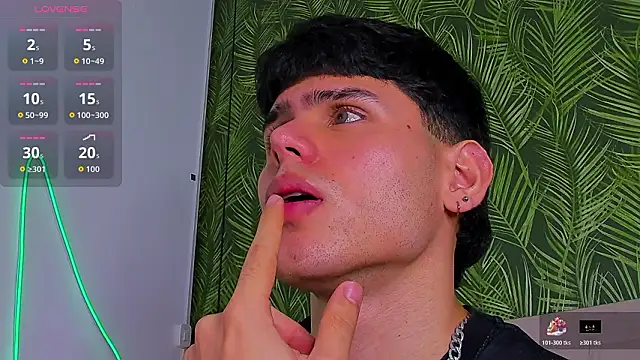 nathaniel_park (M young) - FINGERS IN ACTION IN THE ASS 💦👉👌