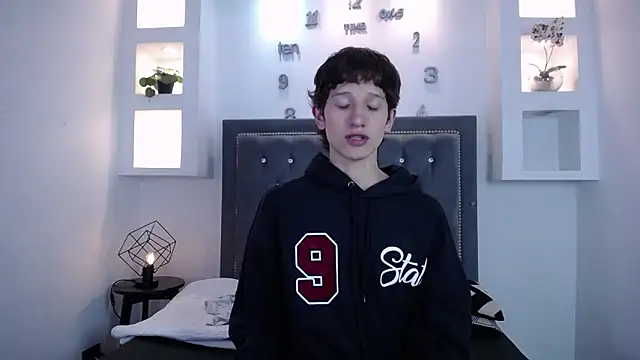 emo_boy_ - Emo_Boy_'s free webcam - UK Sex Cams