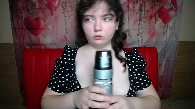 NeonilaLisova webcam