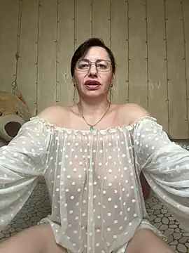 Amberhotqueen webcam