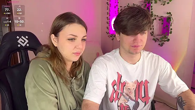 RobertAndLinela webcam