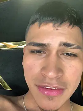 Emiliano_Reyes webcam