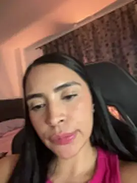 Webcam Model (Im_Paulina)  is live.Free join now!