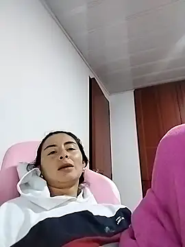 Webcam Model (Lunabex_)  is live.Free join now!