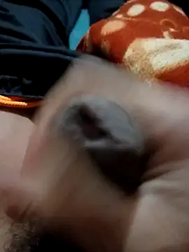 MilfLoverBoy2K25 webcam