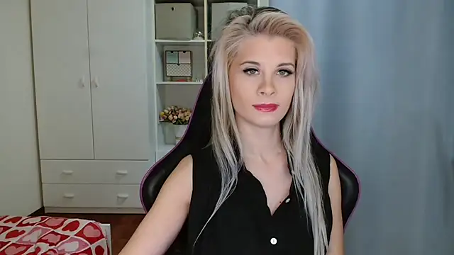 KristineGlow webcam