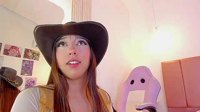 emily__walker webcam