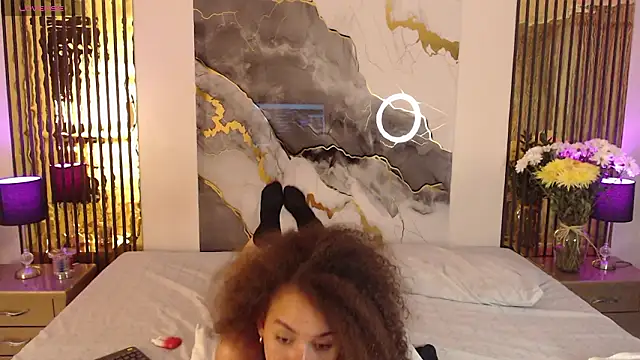 MiticaBrennet_ webcam