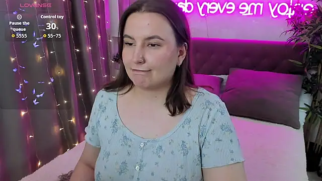 feralpeach - FeralPeach's free webcam - UK Sex Cams