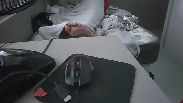 JUNINHOLEKEJR webcam