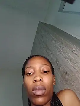 Webcam Model (MsParisSmith)  is live.Free join now!