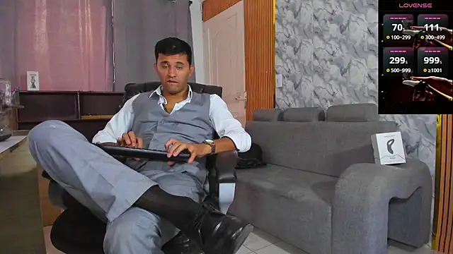 Hideintheoffice webcam