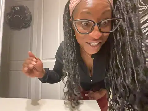 Webcam Model (wynterheat)  is live.Free join now!