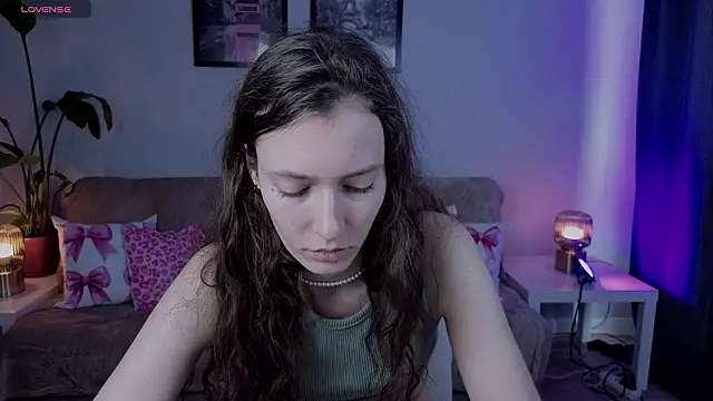 VioletaBloom webcam