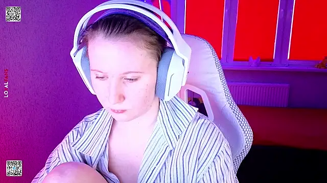 mon_lola - Mon_lola's free webcam - UK Sex Cams