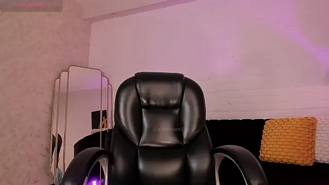 AllyJensen webcam