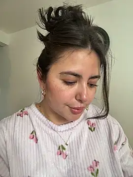 sukhakunis1 - Sukhakunis1's free webcam - UK Sex Cams