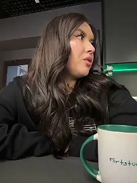 trishawinslet - TrishaWinslet's free webcam - UK Sex Cams