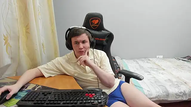 iliaskrislove (M young) - naked