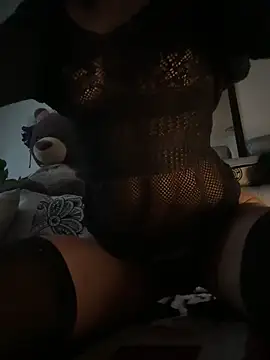 MichelleDiaz_Pink webcam