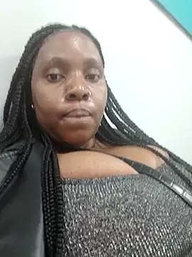 GaggingQueenxx webcam