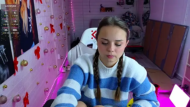 misss_vikk (F young) - Nude and Stockings on all!