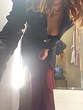 Sexyadventuregirl webcam