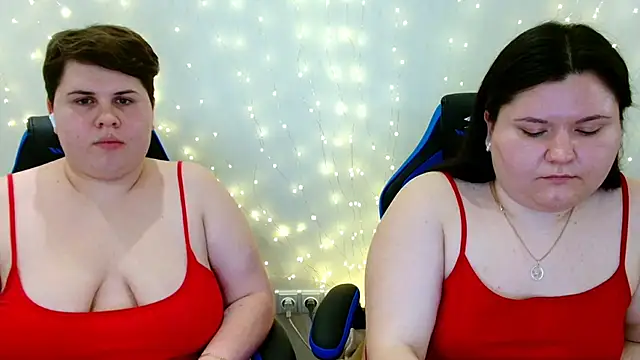 BeckyAndHellen webcam