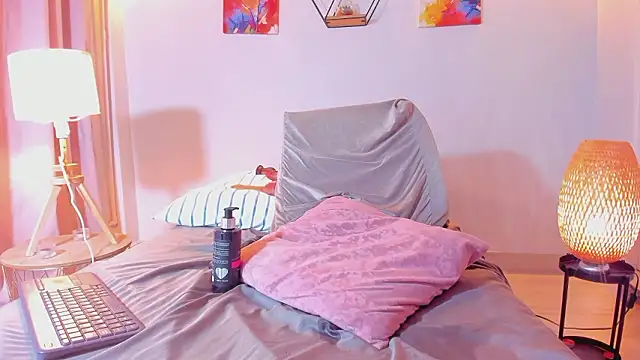 karlaliones69 - Karlaliones69's free webcam