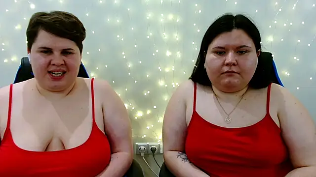 BeckyAndHellen webcam