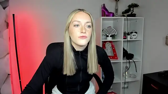 EvelynBlond webcam