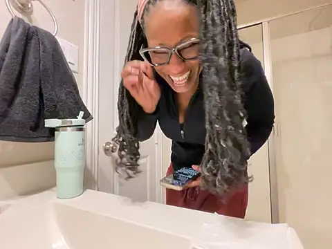 Webcam Model (wynterheat)  is live.Free join now!