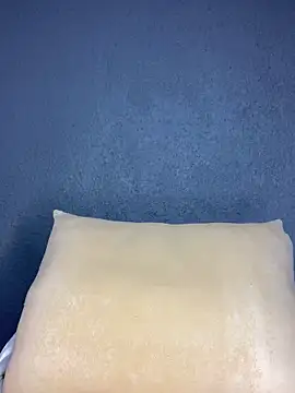 Webcam Model (MeekyCurvyAss)  is live.Free join now!