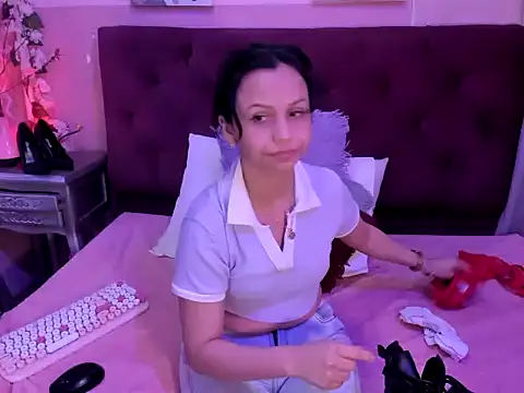 candysmitxxx's Stripchat show and profile