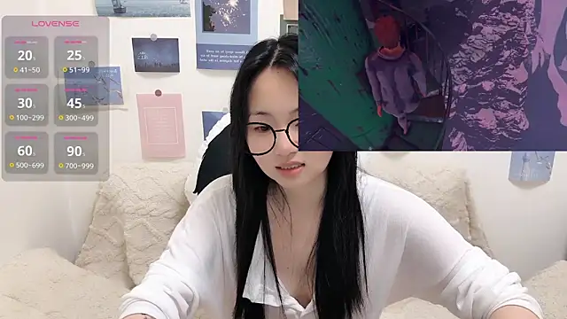 liliybaby - LiLiYbaby's free webcam - UK Sex Cams