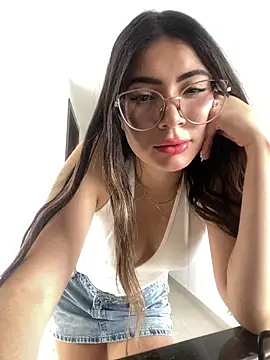 mia_222 - Mia_222's free webcam - UK Sex Cams