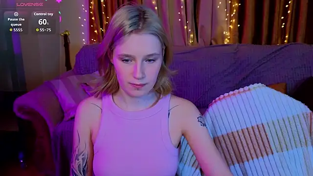 Girls_Fingers webcam