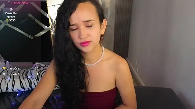 bella_vibess_s webcam