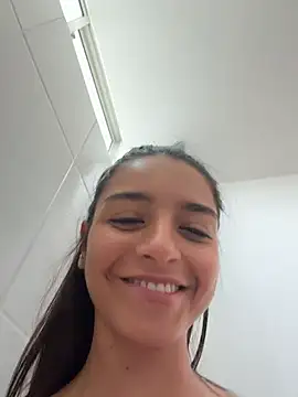 Webcam Model (violeta365)  is live.Free join now!